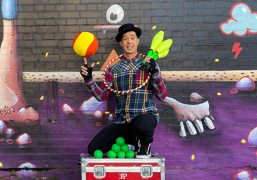 Paul Klaass: A one-man circus show featuring hilarious comedy skits and world-klaass juggling! gallery image