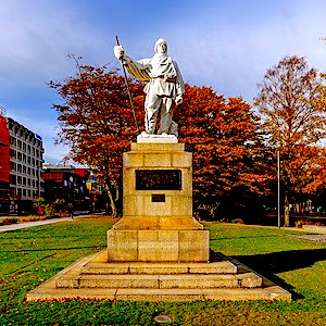 Scott Statue Park Busking Pitch
